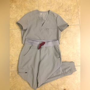 Figs technical scrub set SZ XXS top and XS bottom.